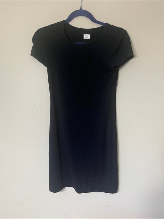 Wilfred Dresses & Skirts - Wilfred Black Mini T-Shirt Dress